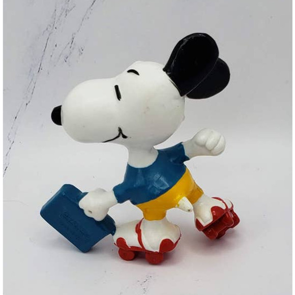 Snoopy Roller Skating with Briefcase Peanuts Toy Figurine - Picture 3 of 8